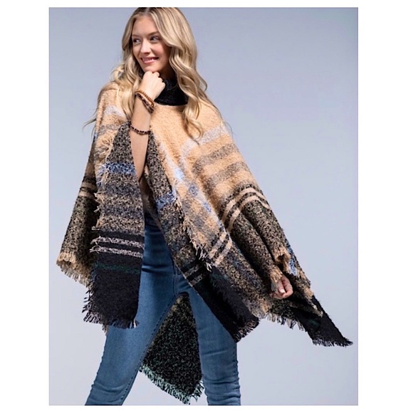 🆕 Plaid Print Turtleneck Poncho - NEW - Picture 6 of 10